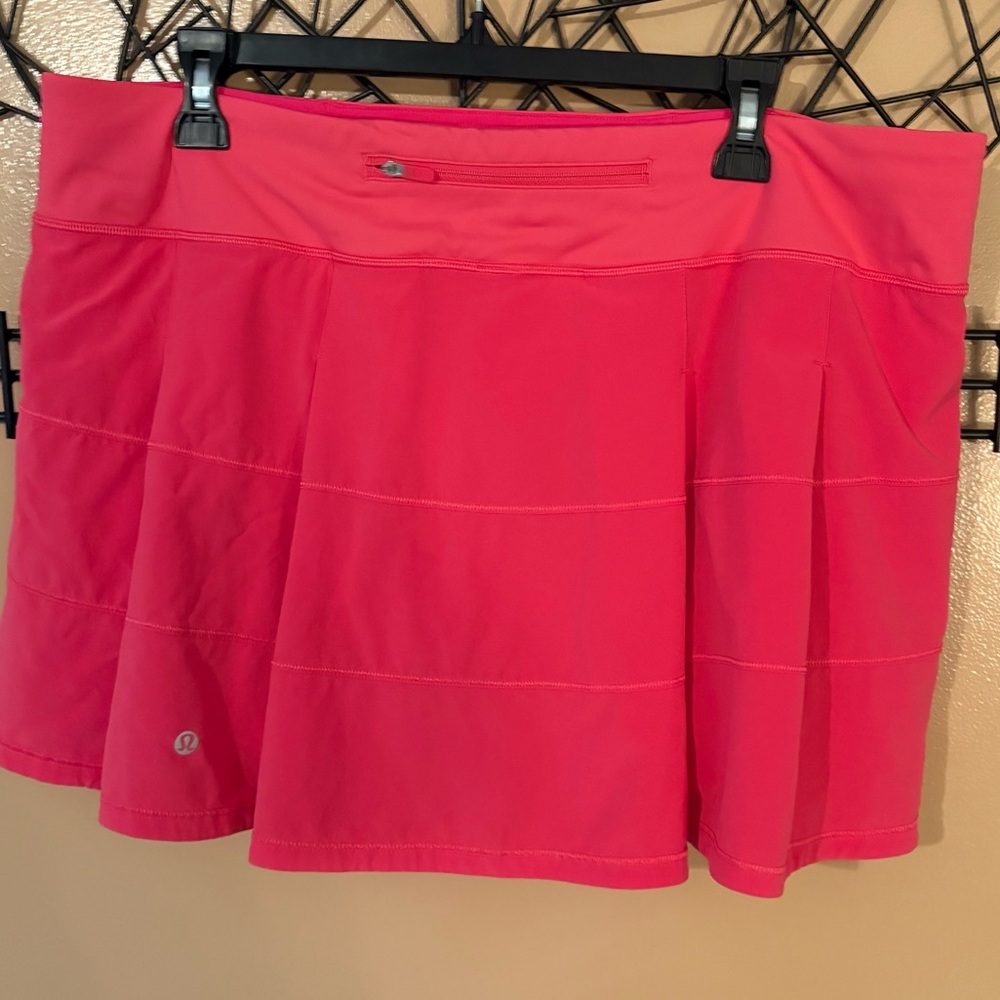 Lululemon Pace Rival Mid-Rise Skirt size 14 Lip Gloss EUC